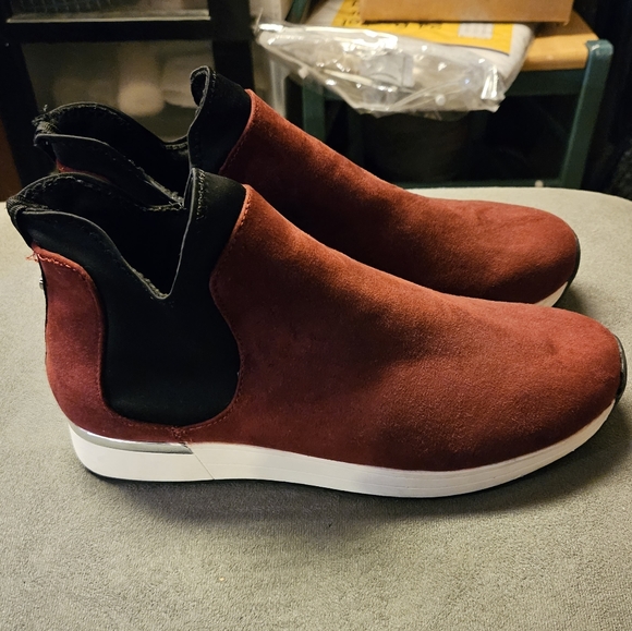 Kenneth Cole Reaction Slide on Sneakers - Picture 2 of 5